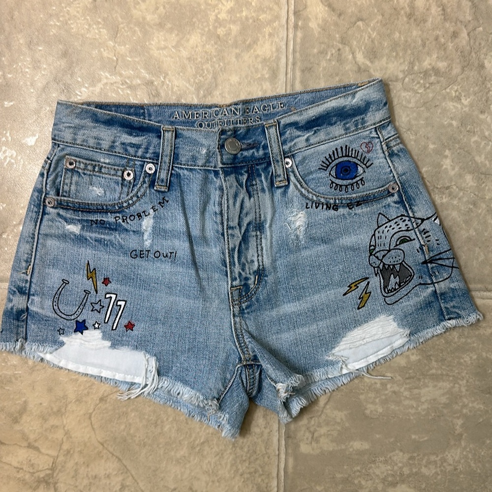 American Eagle vintage high-rise, jean shorts. 00